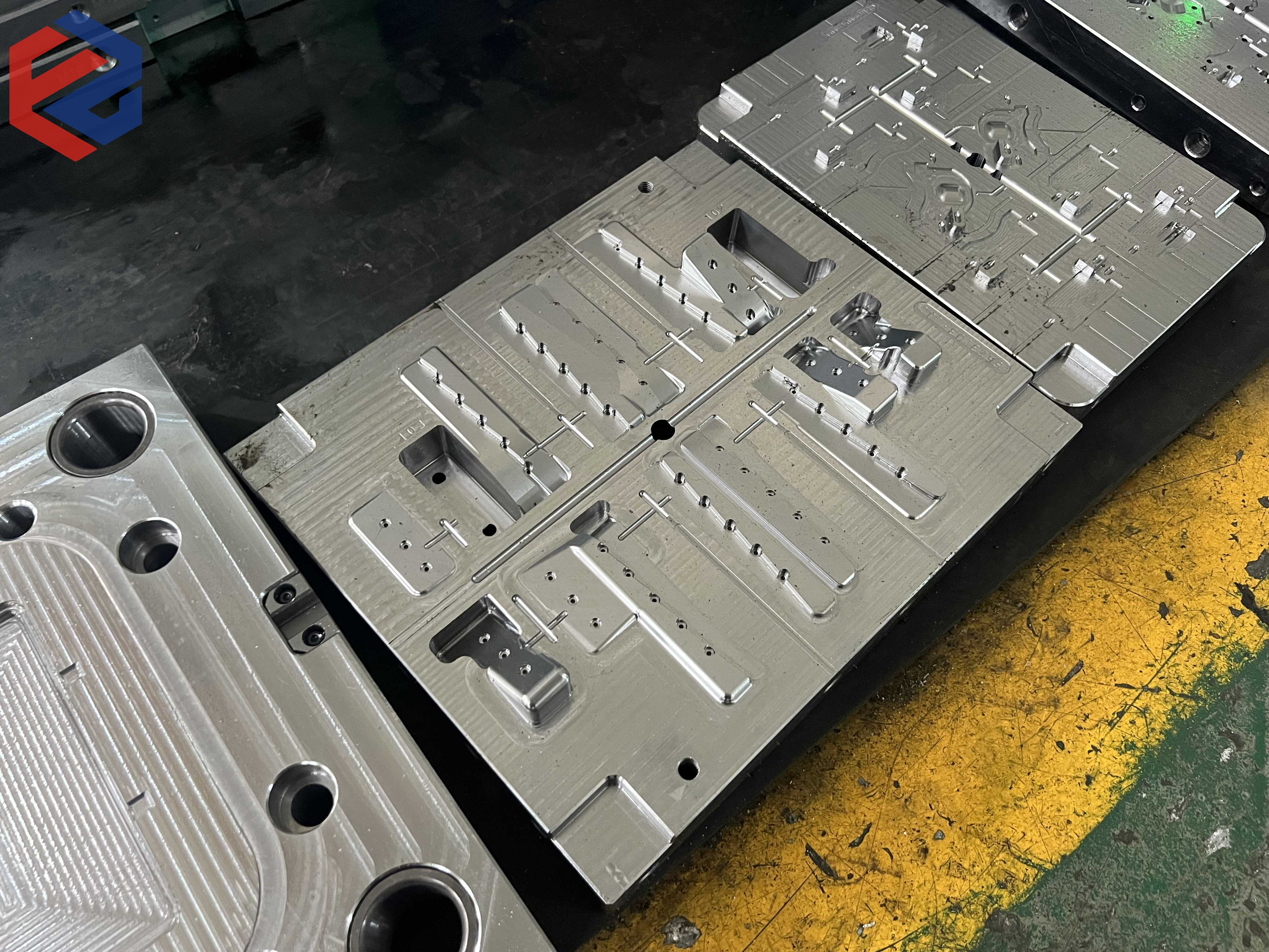 China factory custom mould precision progressive stamping steel mould tool steel CNC machining die punching moulds