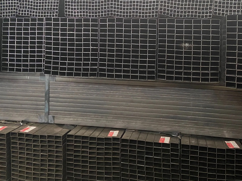 Q235/Q345 Welded Black Rectangular Tube/Pipe