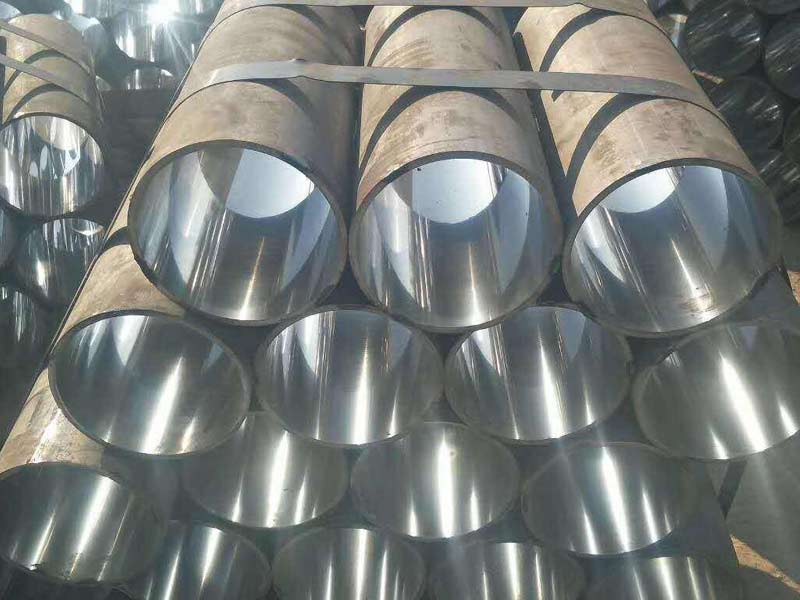 E335 Quilted Pipe/Tube