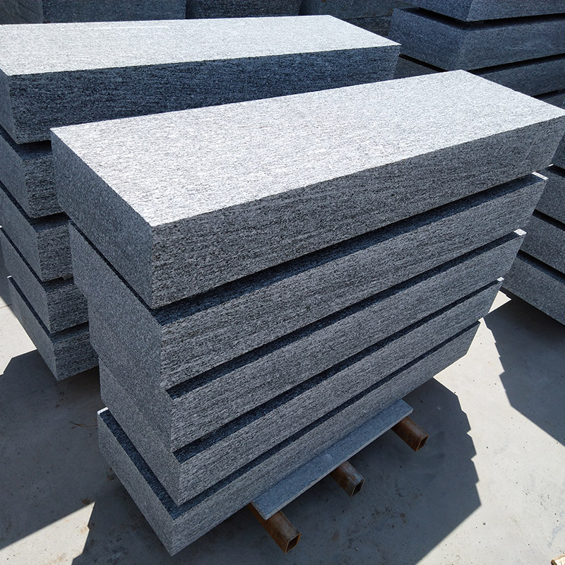 G302 New Santiago Black (1)