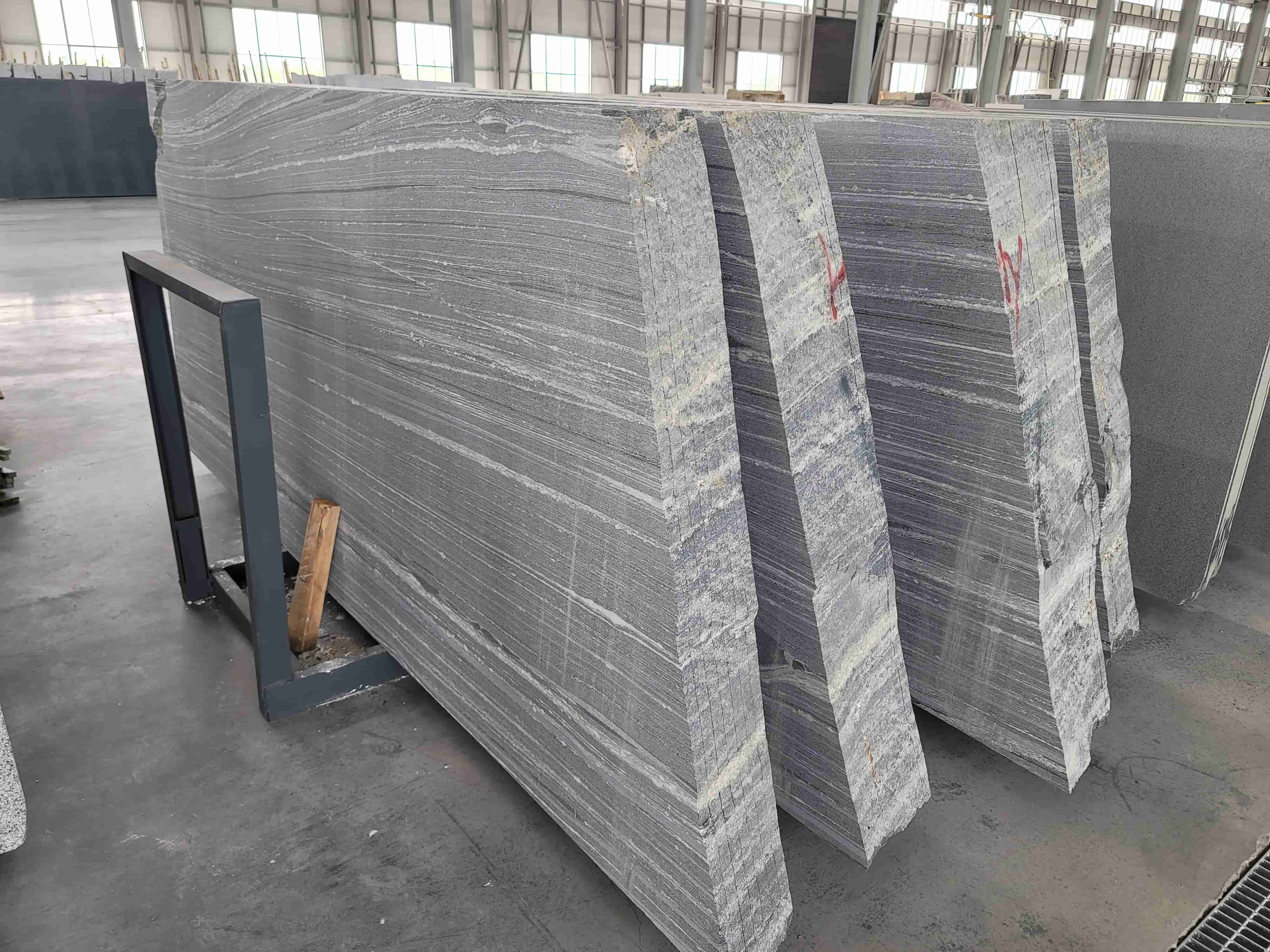 G302 New Santiago Black