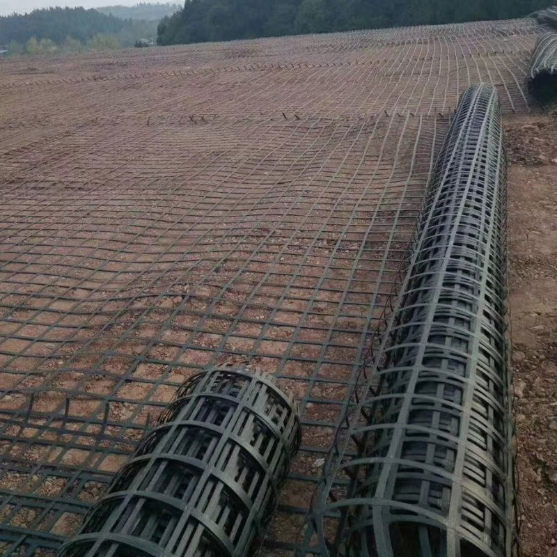 DingRun Polyester Geogrids Used For Mining 50-50KN Steel Plastic Welding Geogrid Price