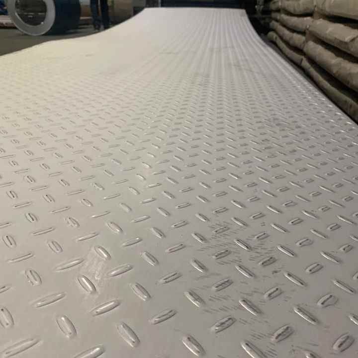 Stainless steel checkered plate