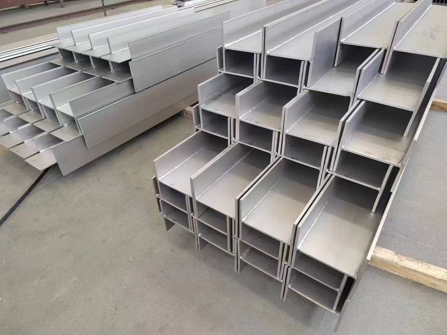Stainless steel H-beam