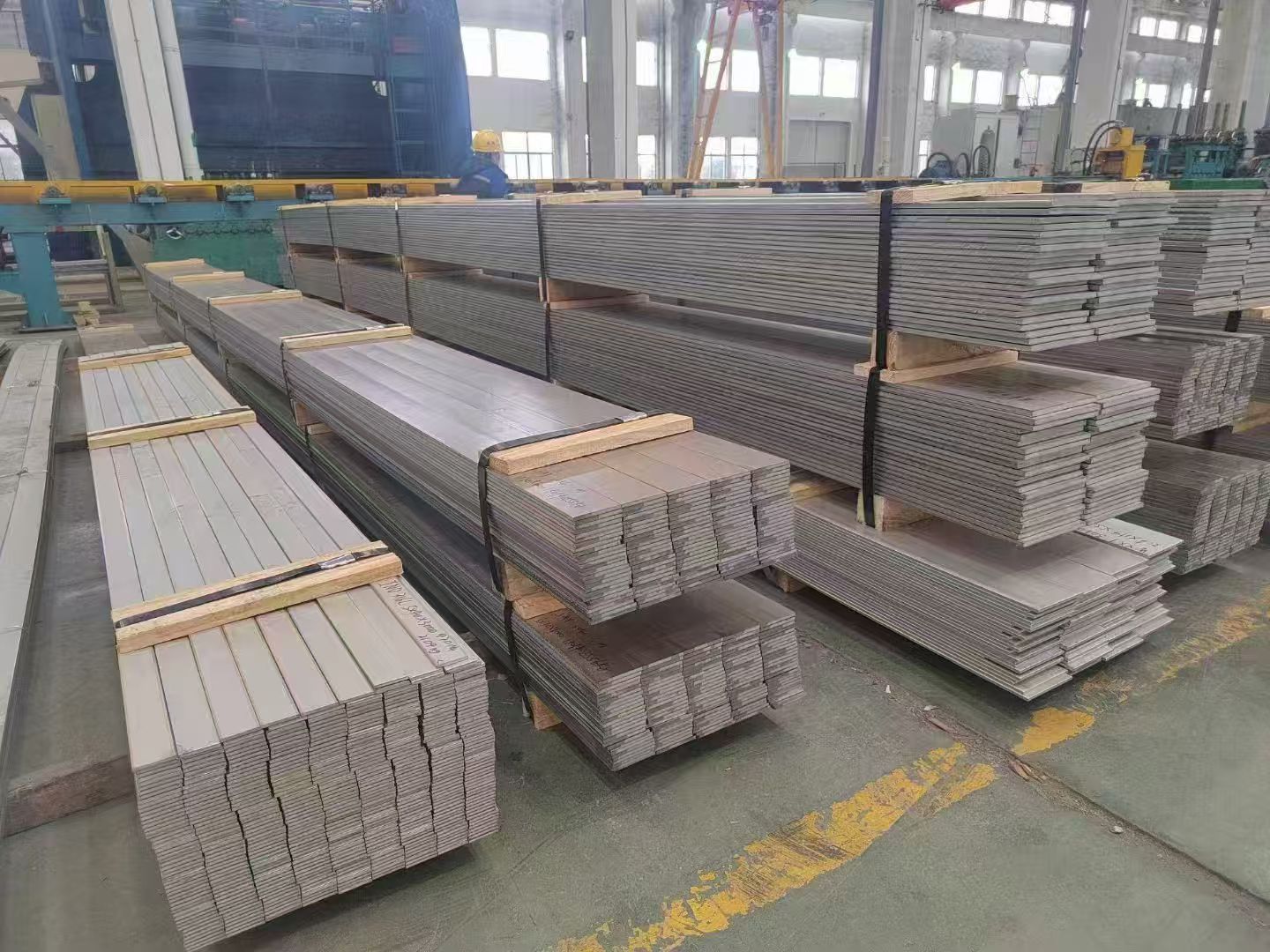 Stainless steel flat bar