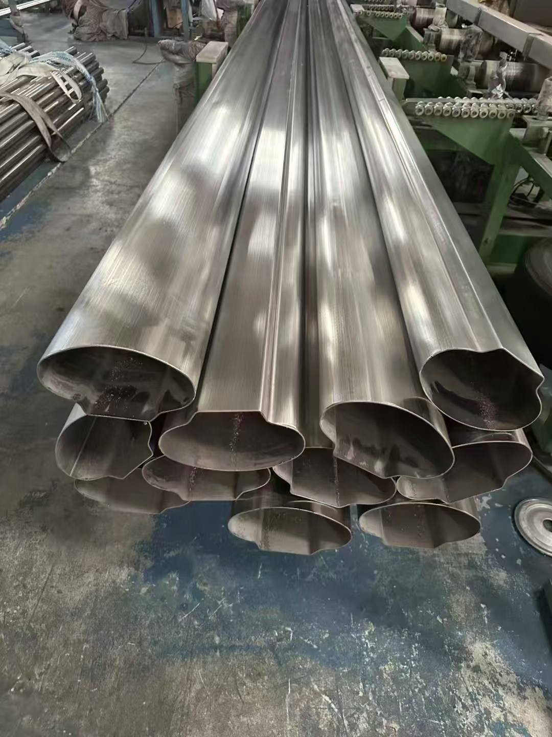 Stainless steel special-shaped pipe