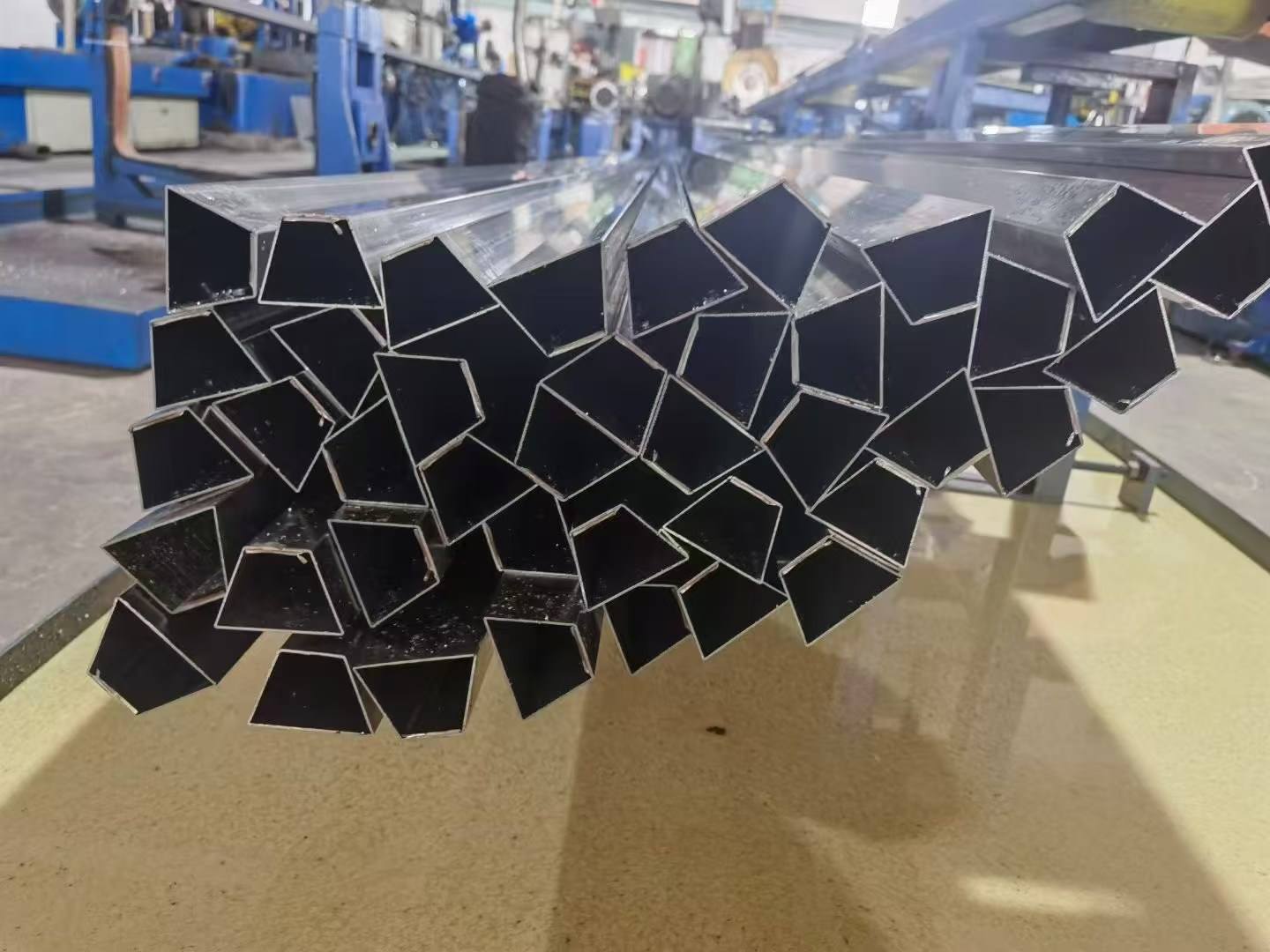 Stainless steel special-shaped pipe