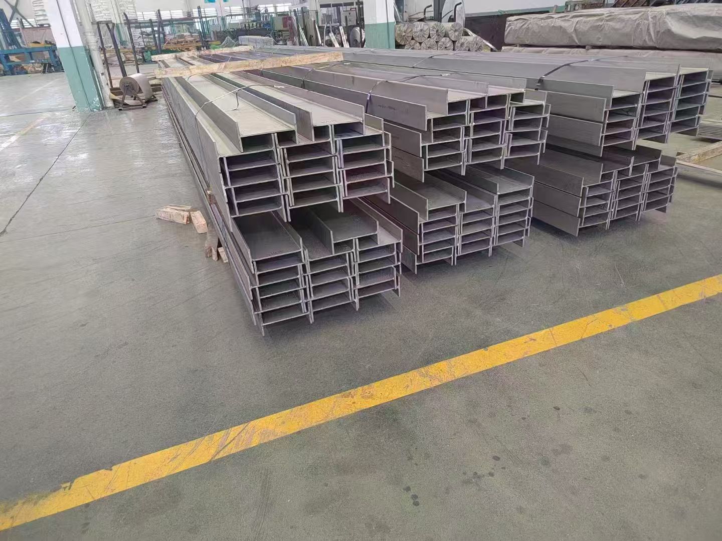 Stainless steel H-beam