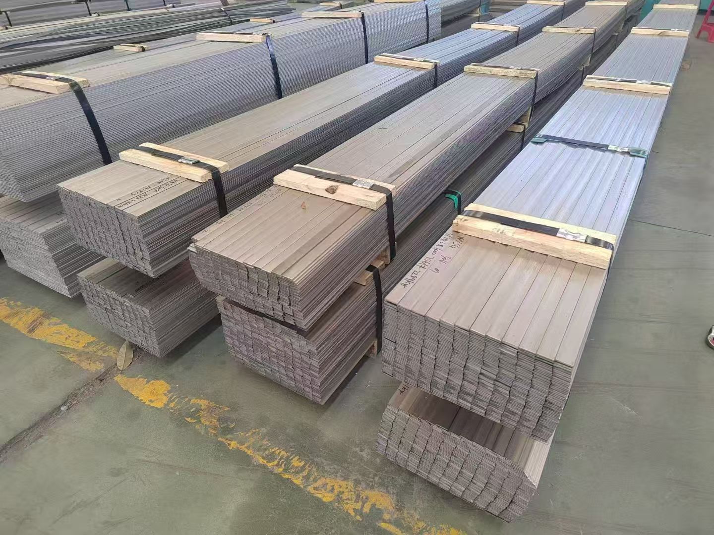 Stainless steel flat bar