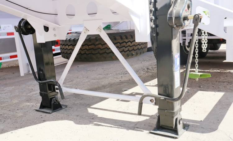 oil tank trailer (4).jpg Tri Axle 40000 L Fuel Tanker Trailer