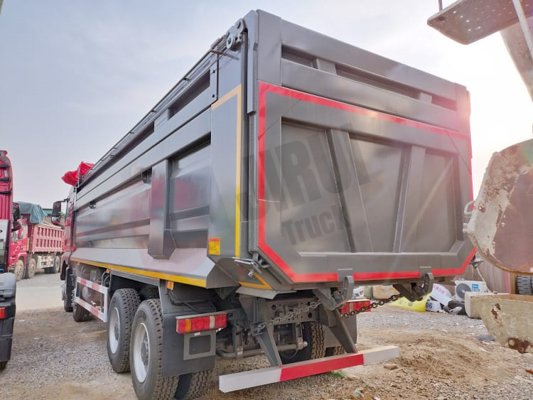 Sinotruk Sitrak 12 Wheeler Dump Truck