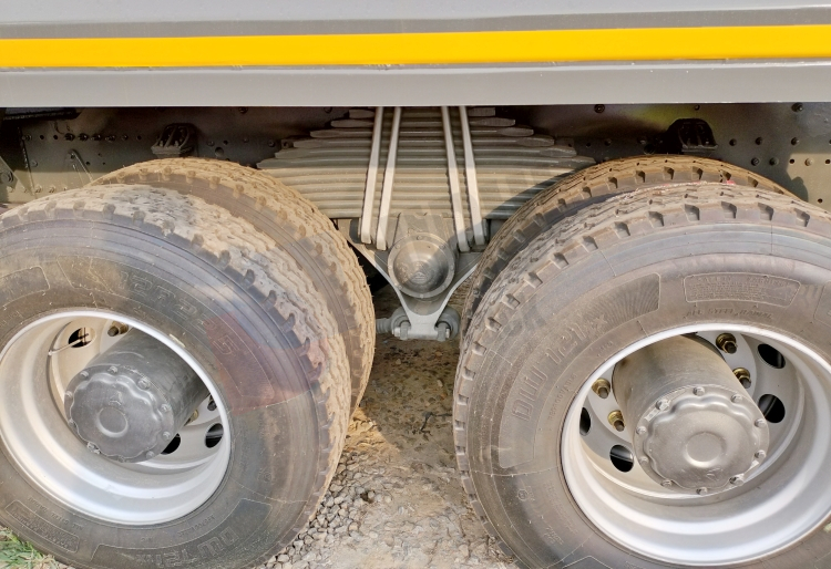 Sinotruk Sitrak 12 Wheeler Dump Truck