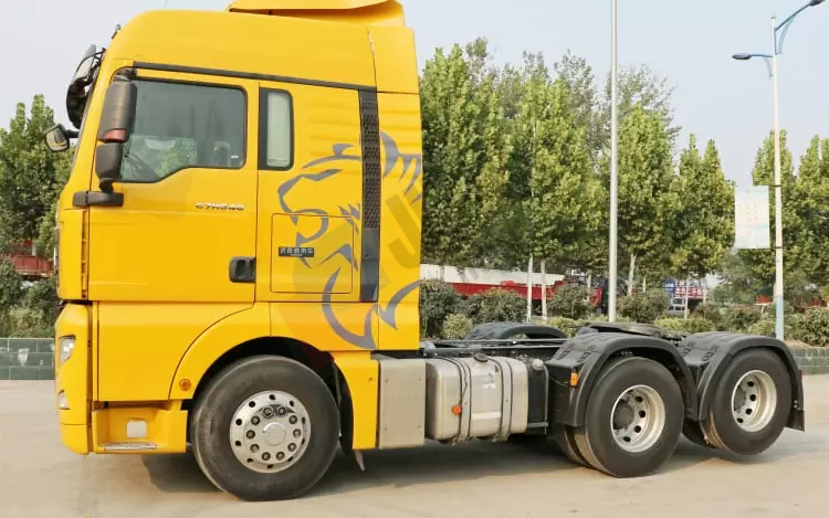Sinotruk Sitrak tractor head (3).jpg Sinotruk SITRAK C7H 540 Tractor Head