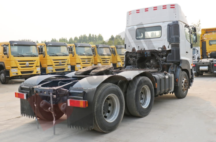 hino tractor head 700 (2).jpg Hino 700 Tractor Head 6x4