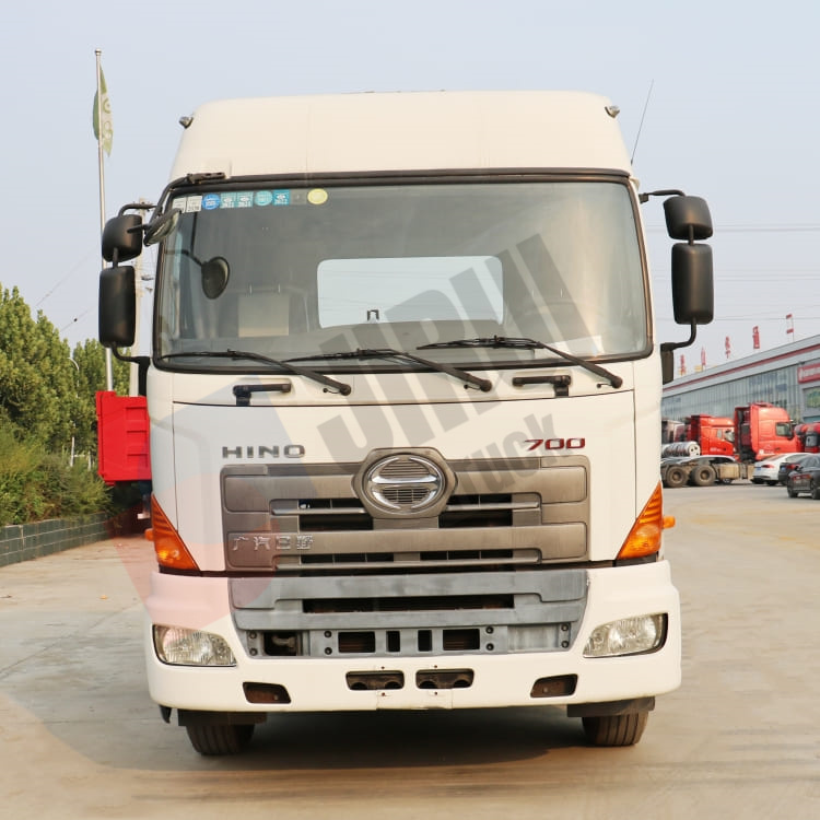 Hino 700 Tractor Head 6x4