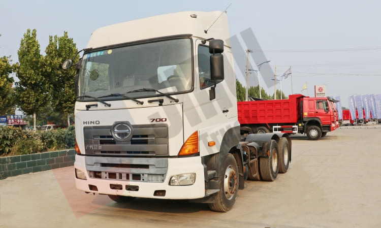 hino tractor head 700 (8).jpg Hino 700 Tractor Head 6x4