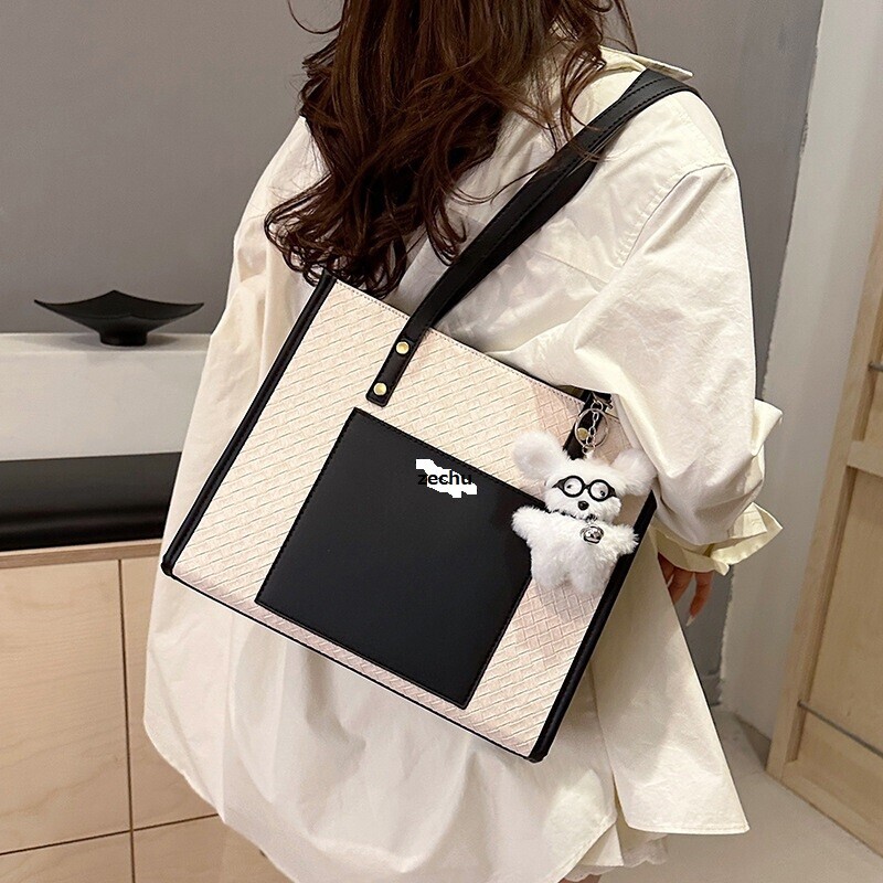 手提げバッグ　大容量　学生　コンビカラー　ファッション　トートバッグ　レディースバッグ