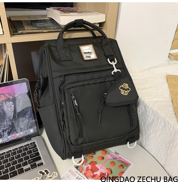 旅行　カジュアルバッグ　大容量　軽量　バックパック