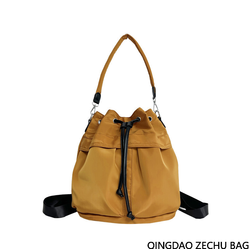 巾着　納め　大容量　4way掛け　ナイロン　防水機能　レディースバッグ