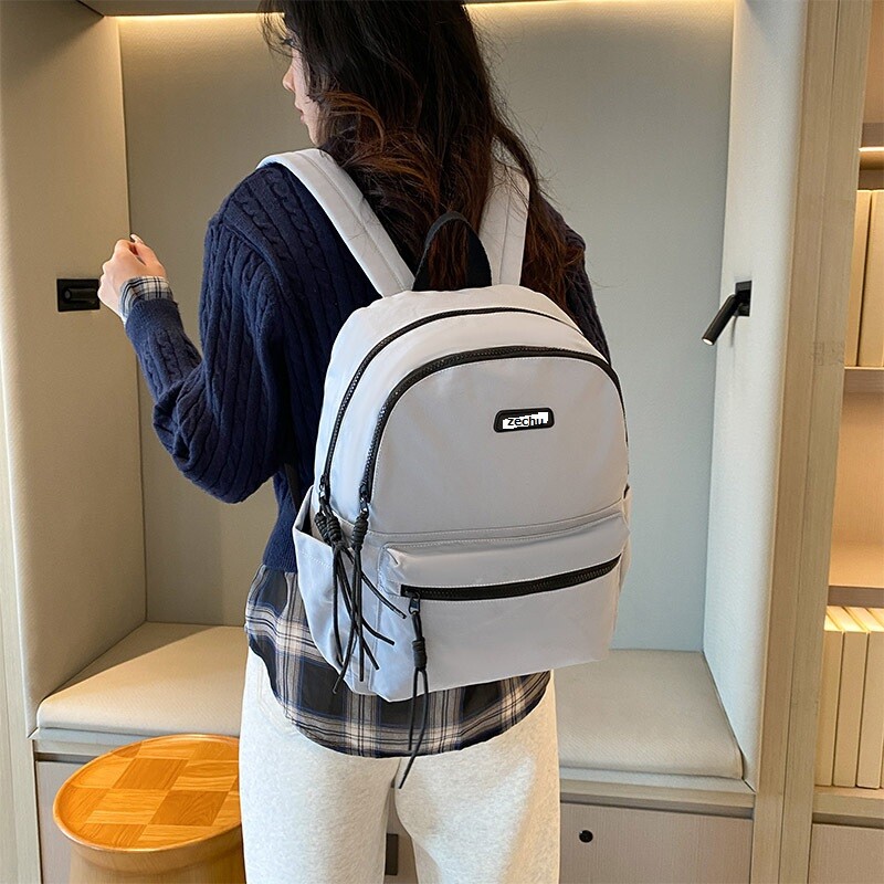 軽量　バックパック　大容量　コンパクト　カジュアル　マザーズバッグ　