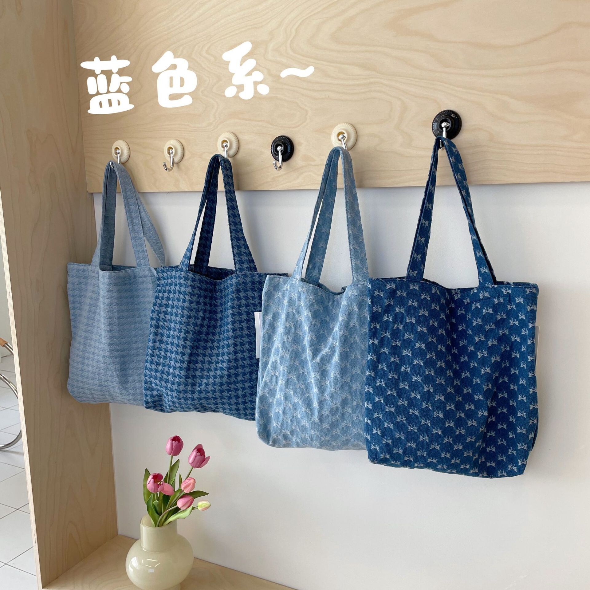 デニム素材　リボン　蝶結び　総柄　ハンドバッグ　手提げバッグ