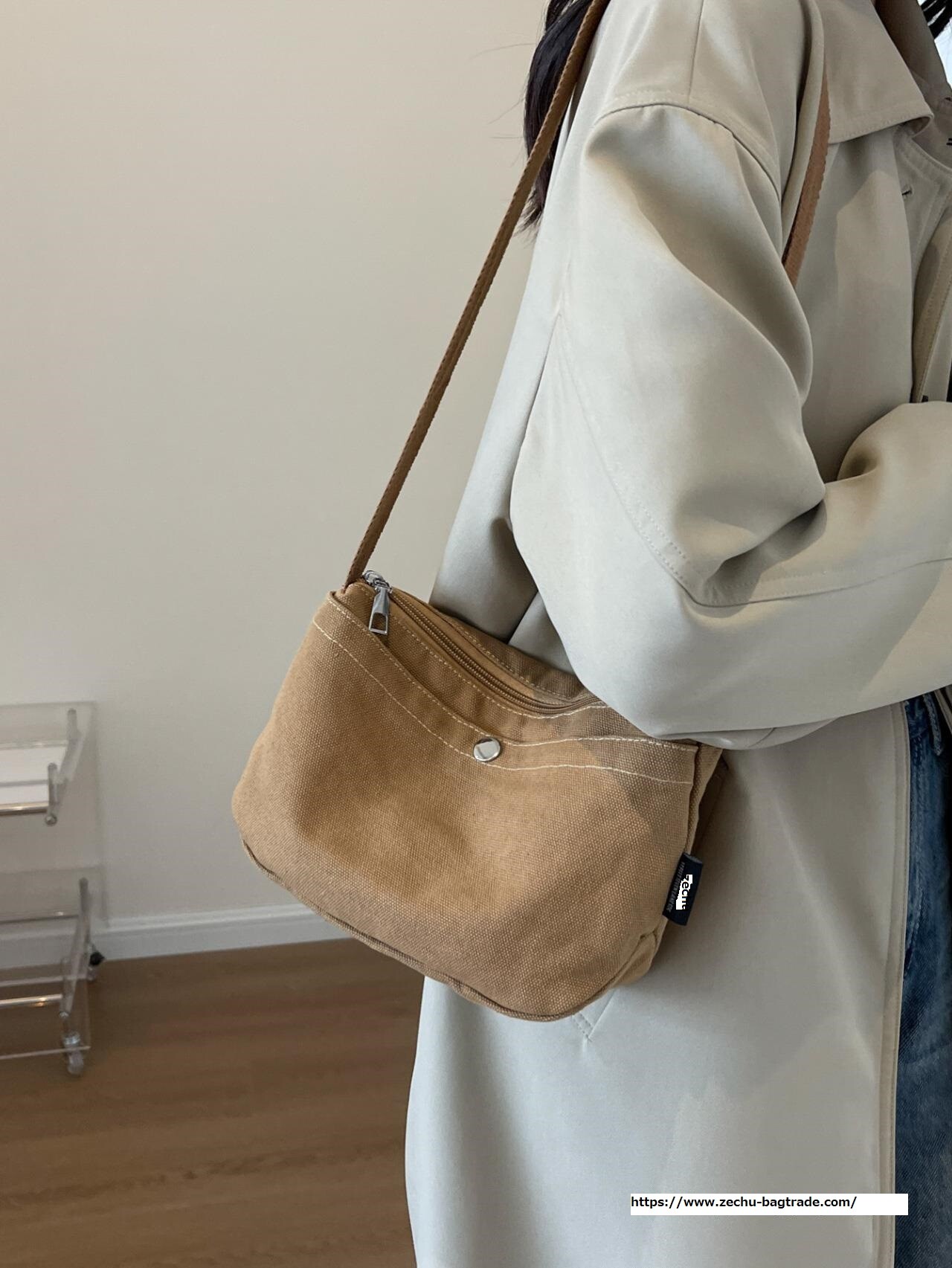 新作　シンプルながら機能性持ち　カジュアル　斜め掛けバッグ　お出かけ　ボディーバッグ
