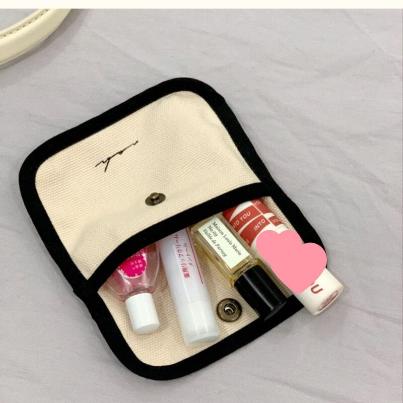 ミニ財布　小物入れ　キャンバス　シンプルなデザイン