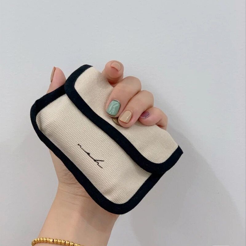 ミニ財布　小物入れ　キャンバス　シンプルなデザイン