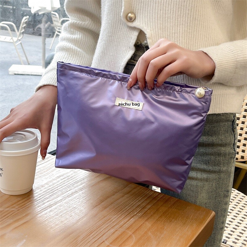 化粧バッグ　クラッチバッグ　大容量　簡単収納　