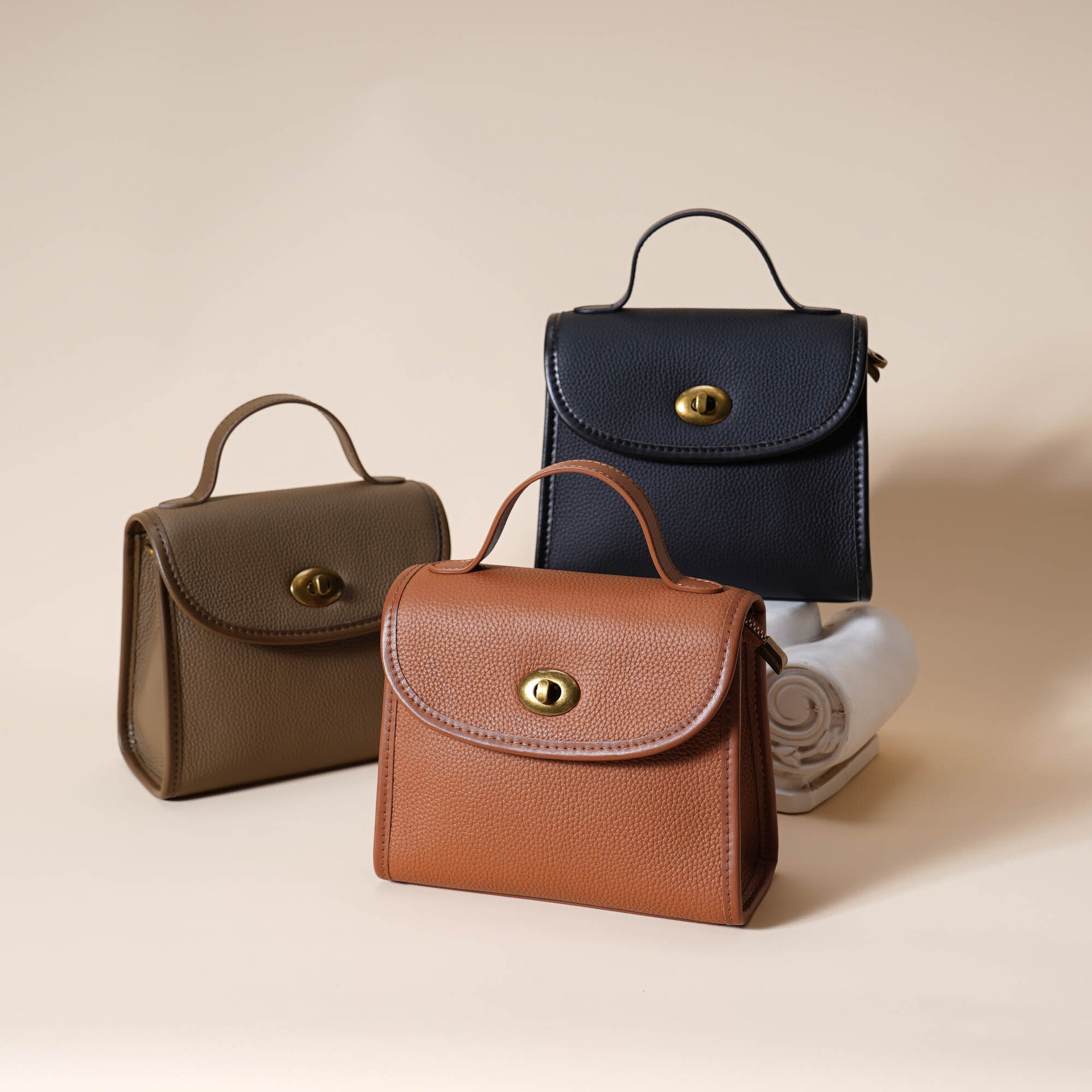 レディース　フォーマルバッグ　メッセンジャーバッグ　手提げ　ハンドバッグ　PU　合成皮革　艶消し　艶あり