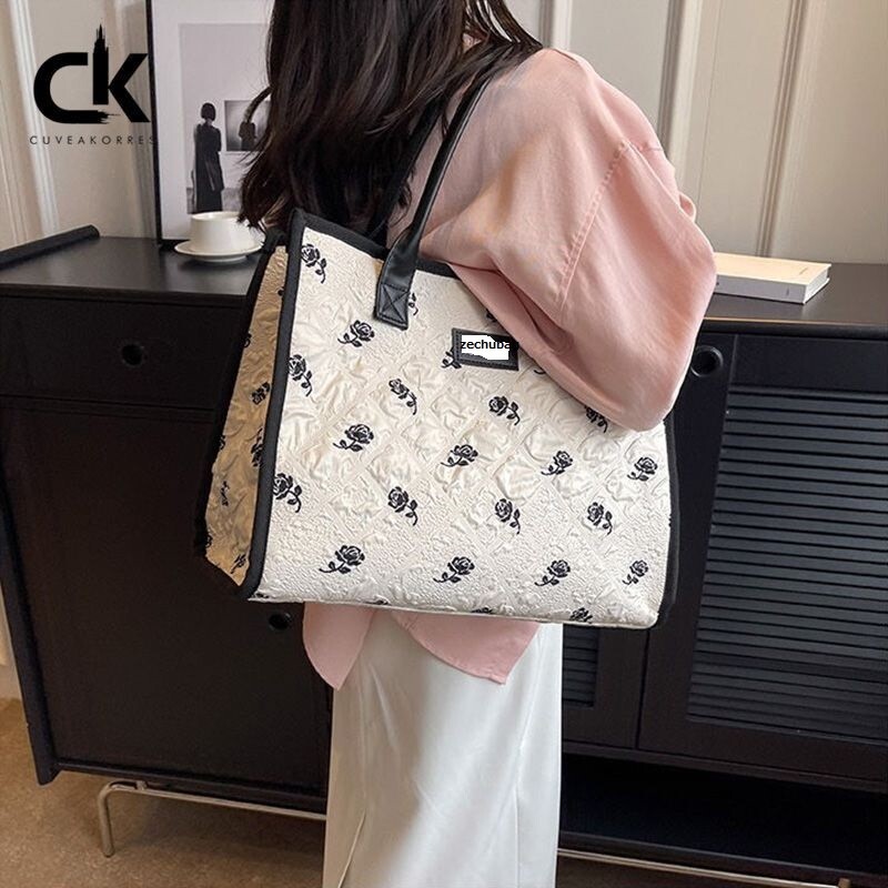 手可愛い トートバッグ レディース a4 おしゃれ 帆布 手提げバッグ 花柄 ショルダーバッグ ハンドバッグ 鞄 カジュアル 通勤 通学 旅行 大容量 キャンバス