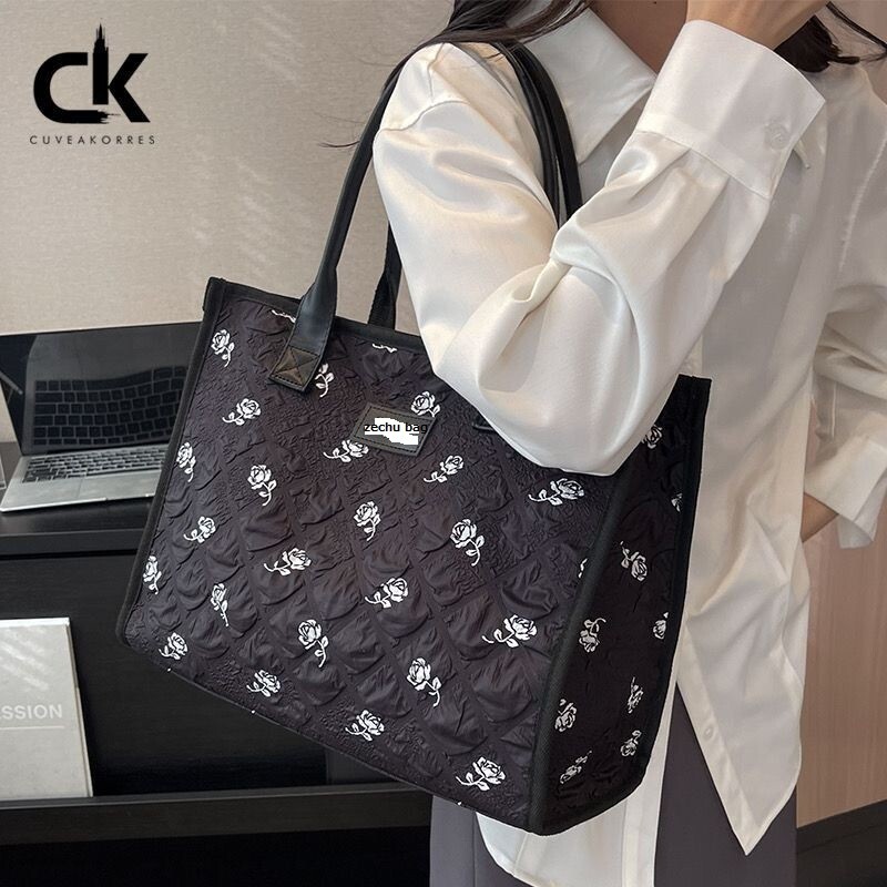 手可愛い トートバッグ レディース a4 おしゃれ 帆布 手提げバッグ 花柄 ショルダーバッグ ハンドバッグ 鞄 カジュアル 通勤 通学 旅行 大容量 キャンバス