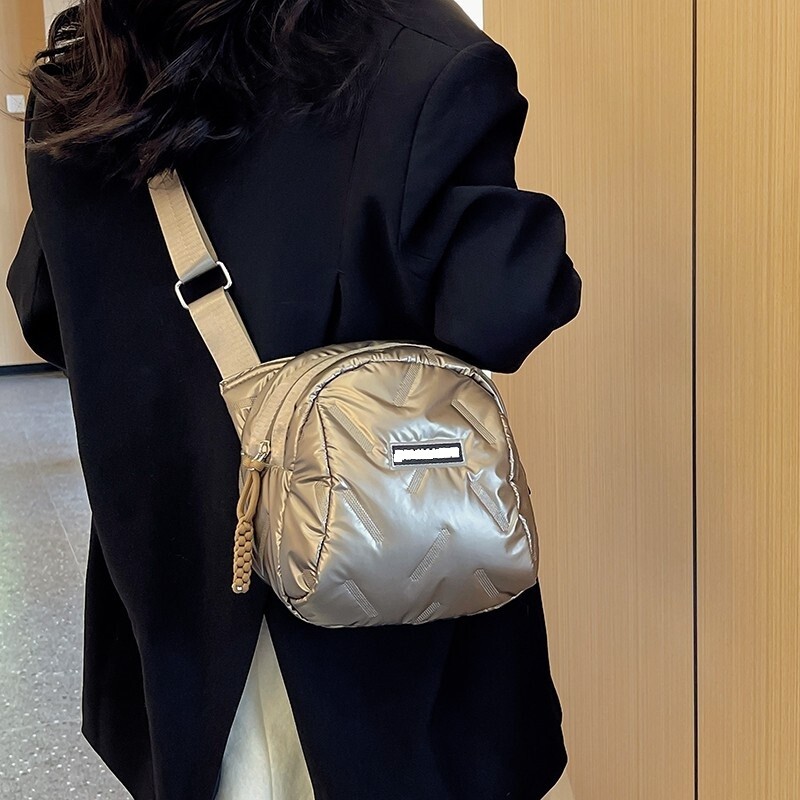 中国バッグメーカー　質感いい　貝殻　ボディバッグ　ファッション　ダウン　斜め掛けバッグ