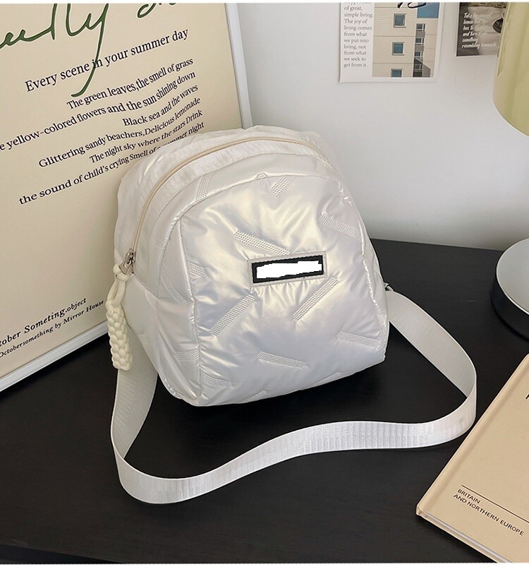 中国バッグメーカー　質感いい　貝殻　ボディバッグ　ファッション　ダウン　斜め掛けバッグ