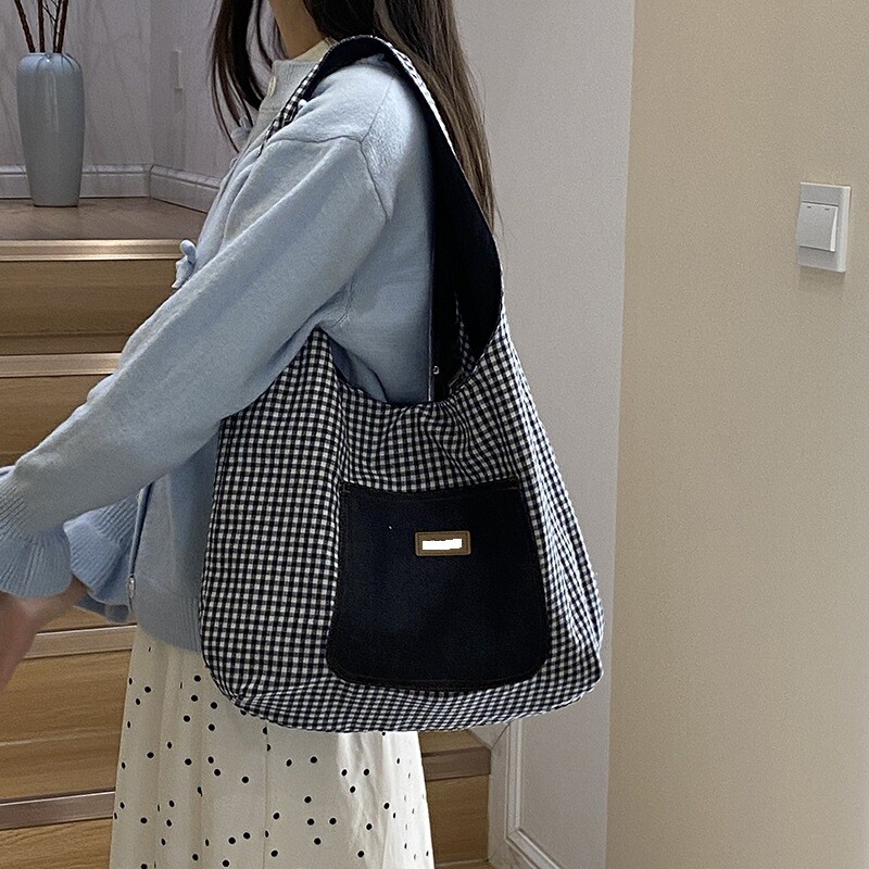 新作　　リバーシブルバッグ　大容量　レディースファッション　通勤　カジュアル