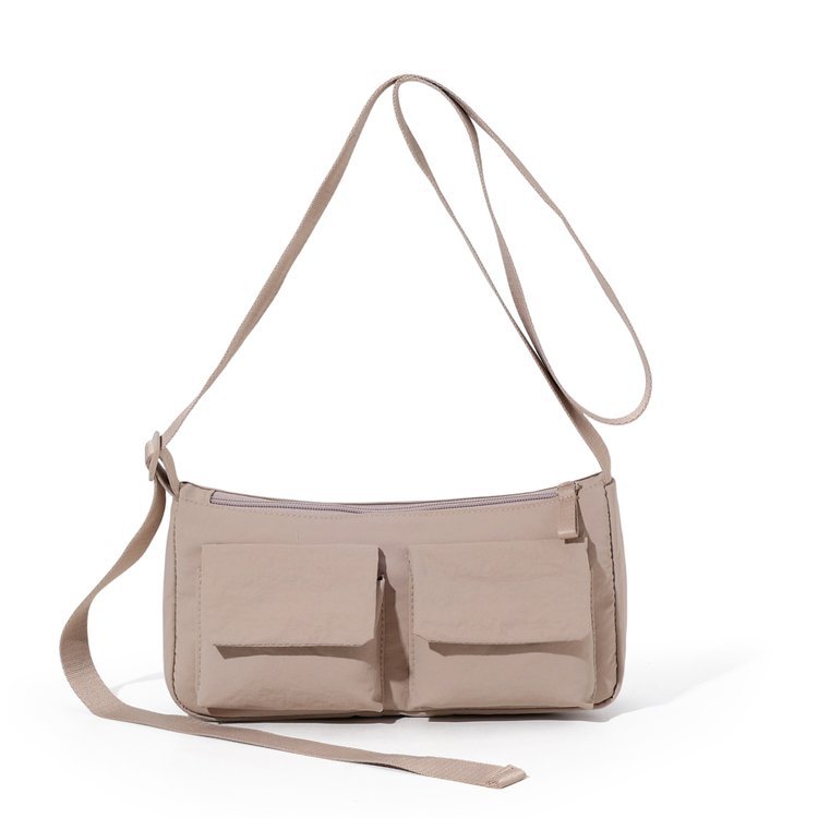 ソリッドカラー　カジュアル　コンパクト目　ワンショルダーバッグ　斜め掛け　2way　OEM　カスタマイズ　バッグ　鞄　ものつくり　職人技