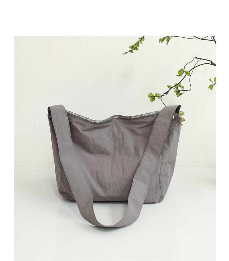 新作　カジュアル　軽量　ナイロン　ショルダー　バッグ　鞄　斜め掛け　oem　製造工場