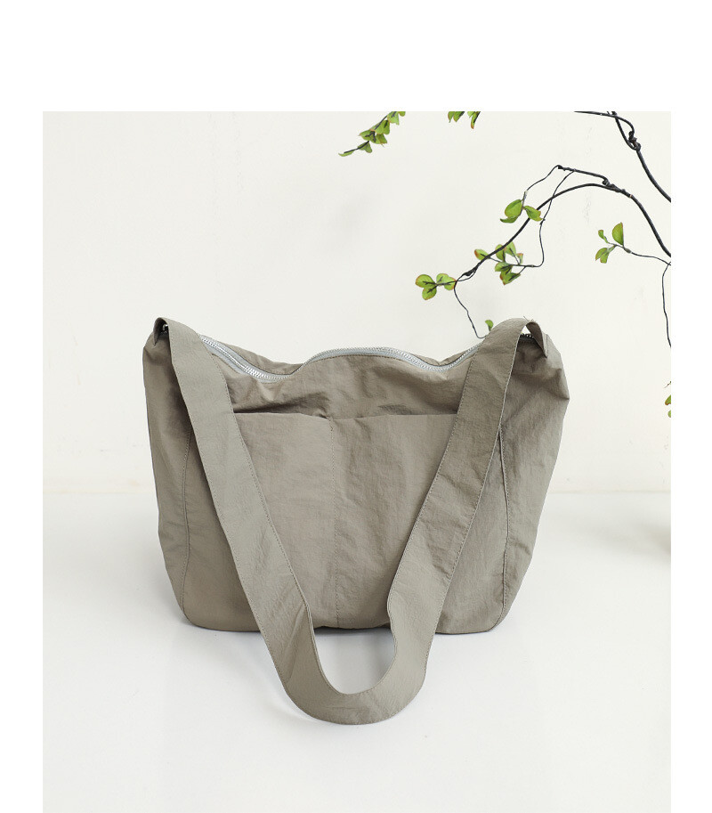 新作　カジュアル　軽量　ナイロン　ショルダー　バッグ　鞄　斜め掛け　oem　製造工場