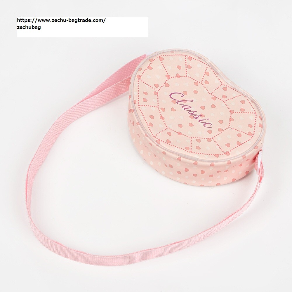 可愛い　ハート　ボディーバッグ　オリジナル　デザイン　総柄　収納　バッグ　多機能多用途