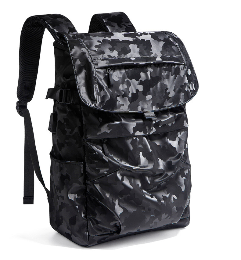 メンズ　ファッション　バックパック　カジュアル　大容量　仕切り　パソコン入れ　