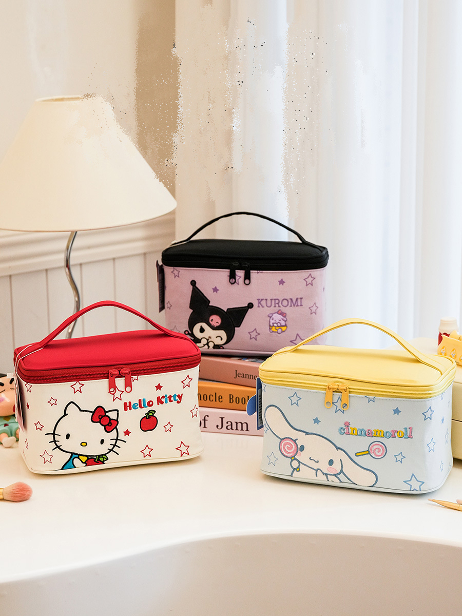 サンリオ　立体　ファッション　刺繍　化粧バッグ　収納袋　便利ハンドバッグ　小物入れ　OEM工場　オリジナルメーカー　ライセンスバッグブランド