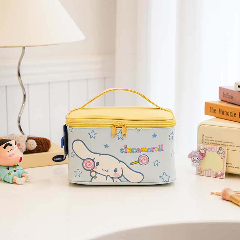 サンリオ　立体　ファッション　刺繍　化粧バッグ　収納袋　便利ハンドバッグ　小物入れ　OEM工場　オリジナルメーカー　ライセンスバッグブランド