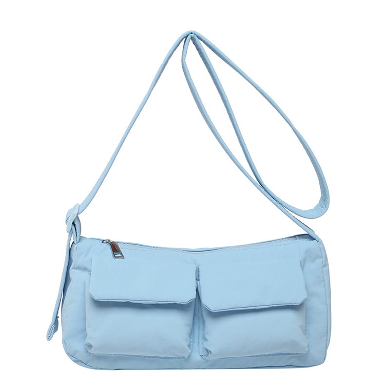 斜め掛けバッグ　シンプルで軽量な斜め掛けバッグ。ナイロン製でソリッドカラーの5色展開。日常使いに最適なクロス掛けバッグです。