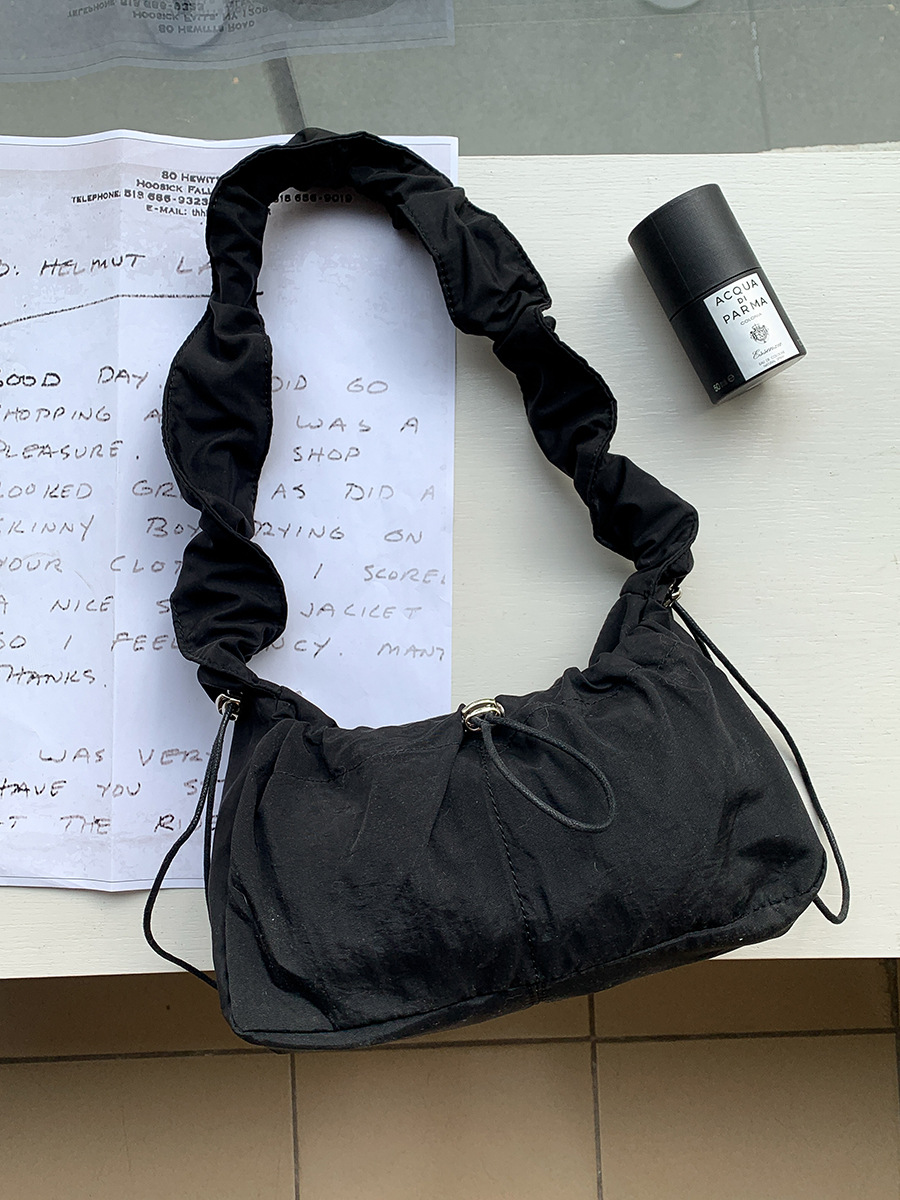 ナイロンギャザリングショルダーバッグ