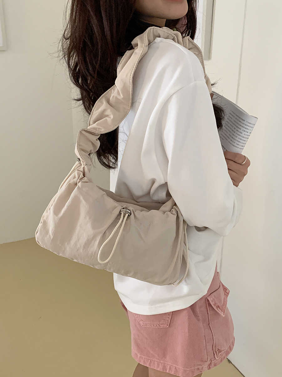 ナイロンギャザリングショルダーバッグ