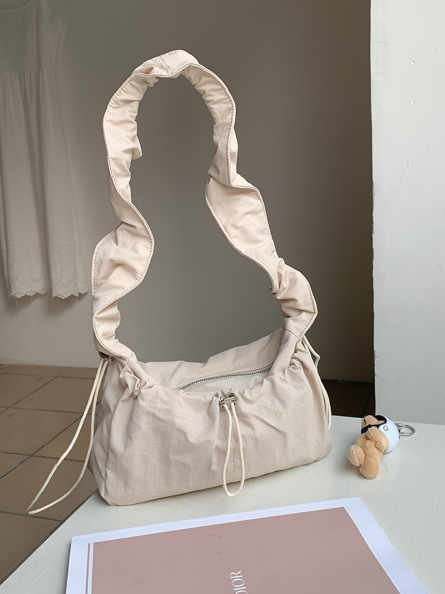 ナイロンギャザリングショルダーバッグ
