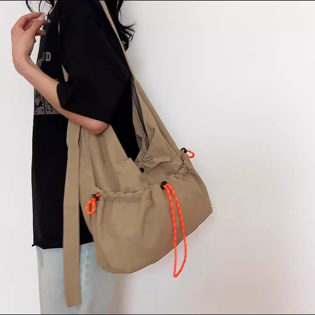 2025　大容量　カジュアル　ショルダーバッグ