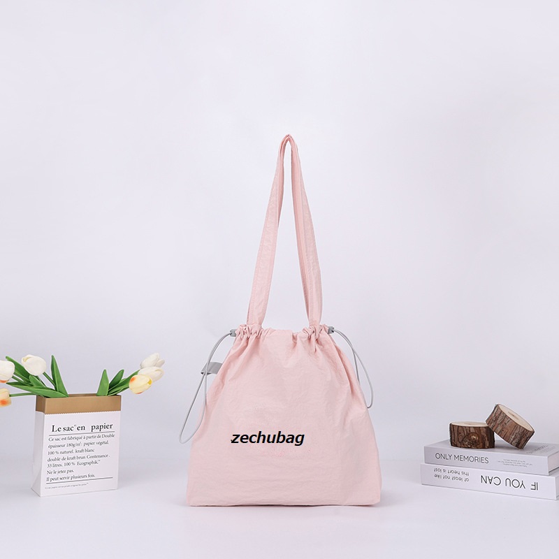 防水　ナイロン　手提げ　ハンドバッグ