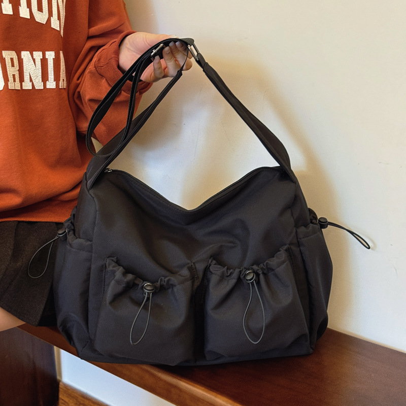 2025年新作 インスタ系 無地 メッセンジャーバッグ レアデザイン カップル兼用 ミリタリーテイスト ショルダーバッグ