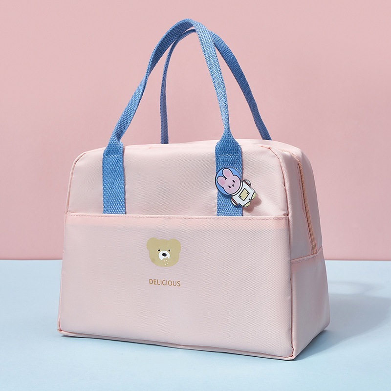 マカロンカラーの大容量ランチバッグ。保温・保冷対応のオックスフォード素材で、携帯に便利。